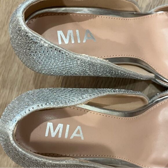 MIA Ciana Rhinestone D’Orsay Pump in Silver size 6 - Picture 10 of 16